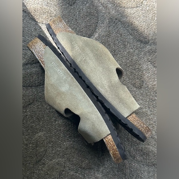 Birkenstock Arizona Men's Leather
Suede Strap Sandals, Taupe, Size 10 EUR 43 - Picture 6 of 10